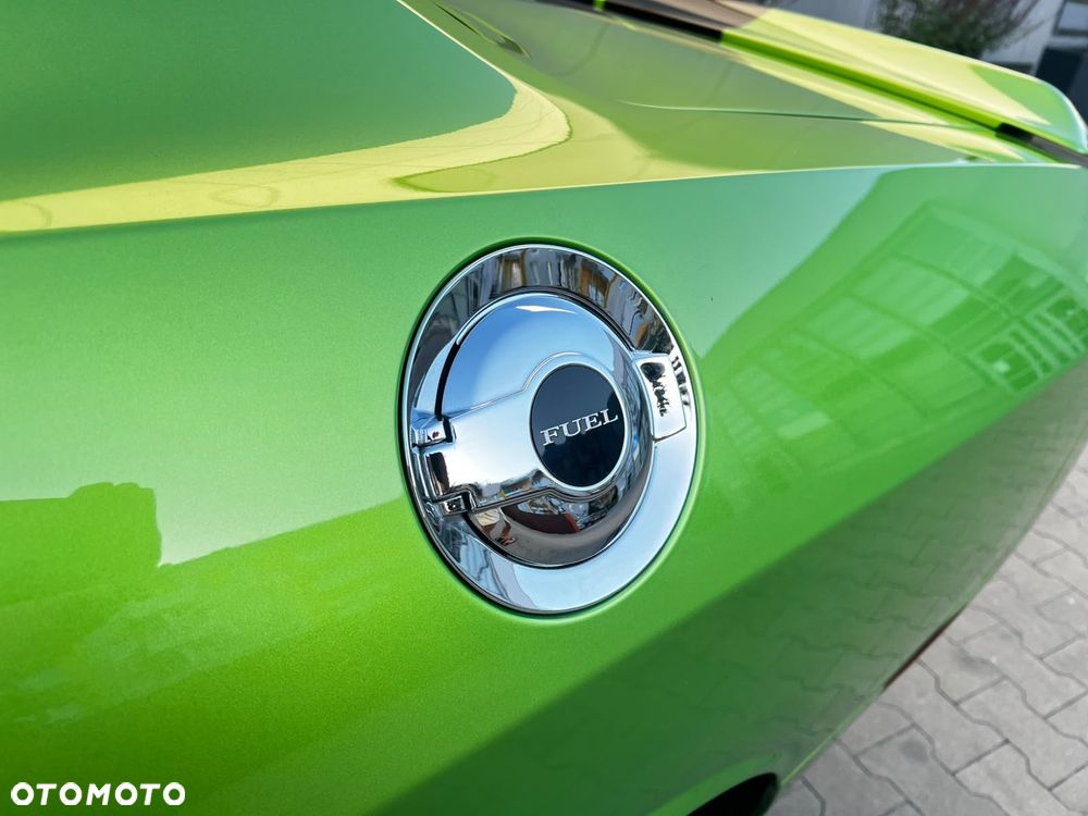 Dodge Challenger - 8