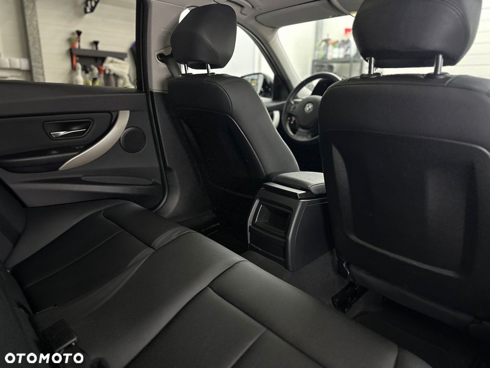 BMW Seria 3 318d Blue Performance - 20