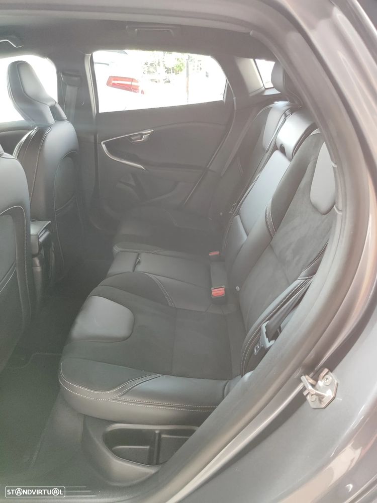 Volvo V40 2.0 D3 R-Design - 17