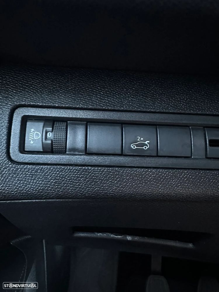 Peugeot 3008 PureTech 130 Stop & Start GPF Allure - 15