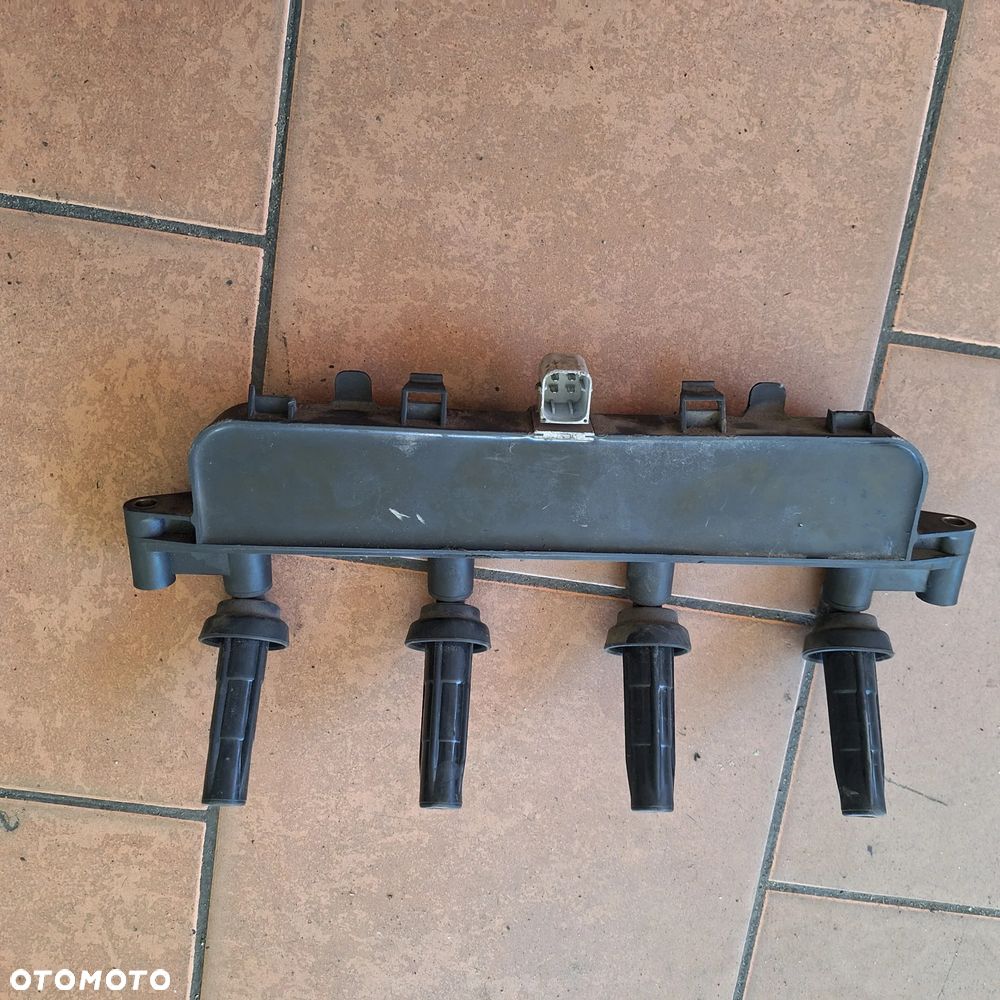 CEWKI ZAPLONOWE PEUGEOT 307 1.4 B - 3