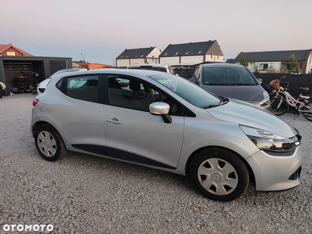 Renault Clio 1.2 16V 75 Dynamique - 8