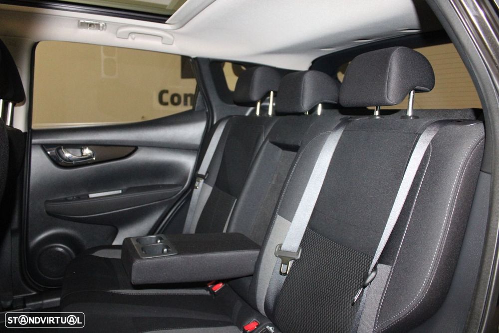 Nissan Qashqai 1.5 dCi N-Connecta Business - 29
