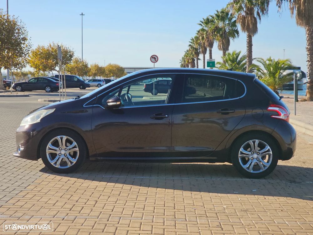 Peugeot 208 1.6 e-HDi Allure - 8