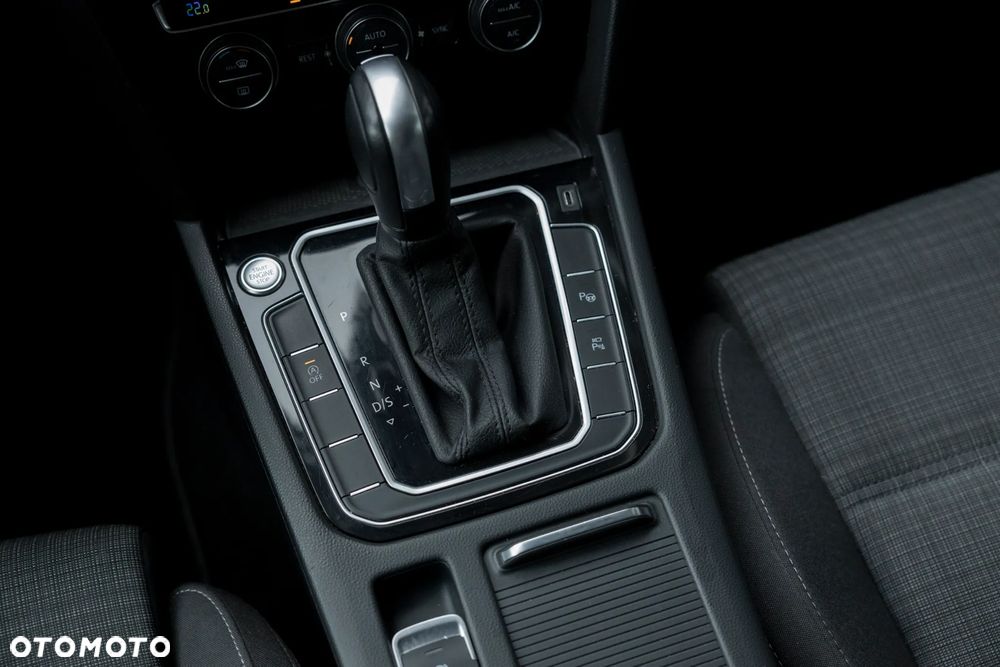 Volkswagen Passat 2.0 TDI EVO Elegance DSG - 24
