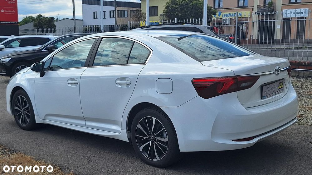 Toyota Avensis - 7