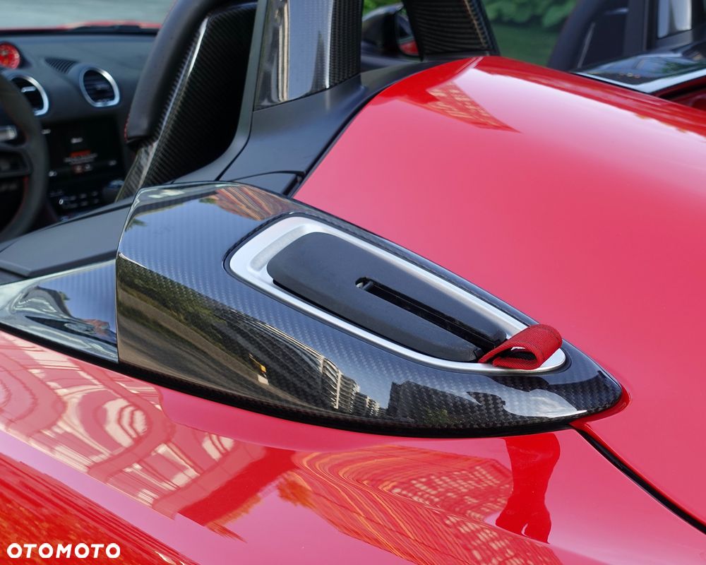 Porsche 718 Spyder - 23
