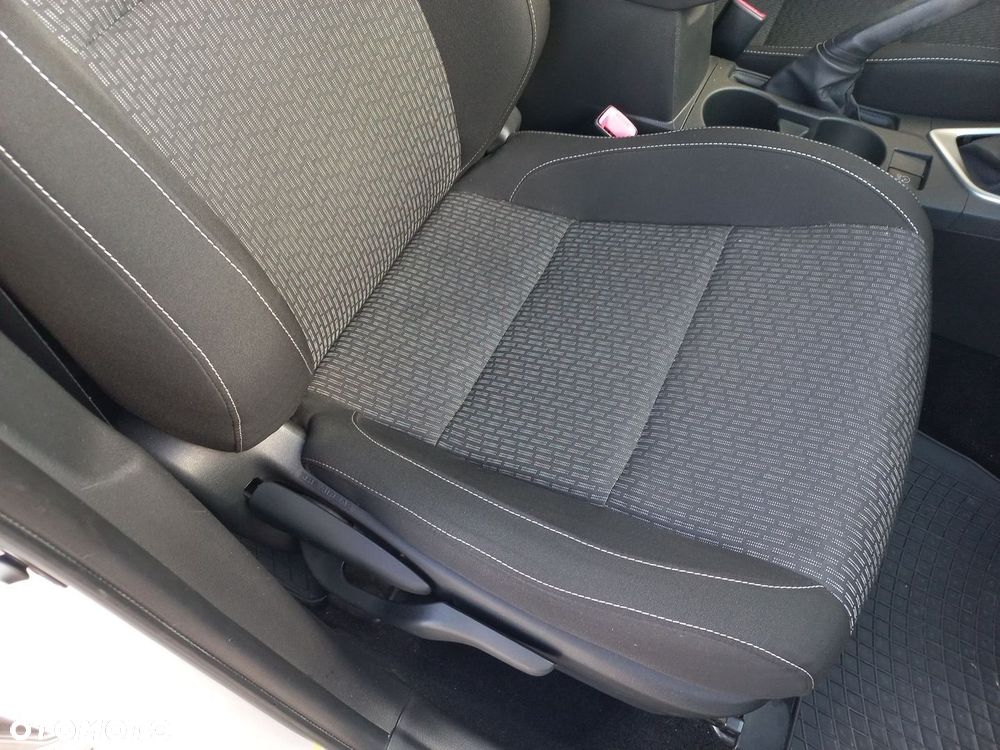 Toyota Auris 2.0 D-4D Premium - 12