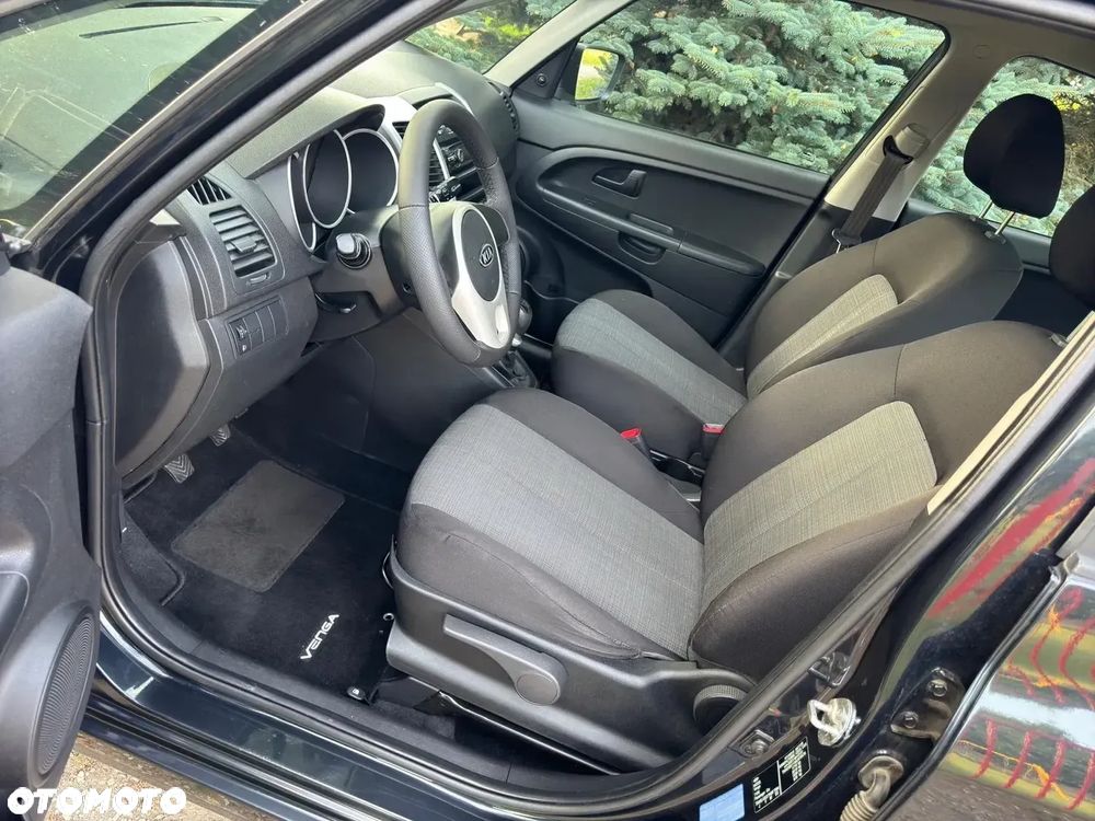 Kia Venga - 6