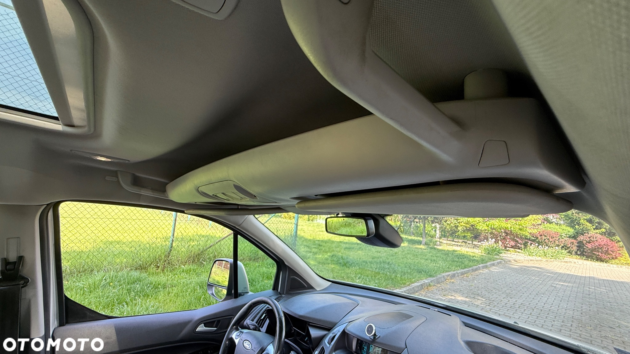 Ford Tourneo Connect 1.5 TDCi Titanium - 24