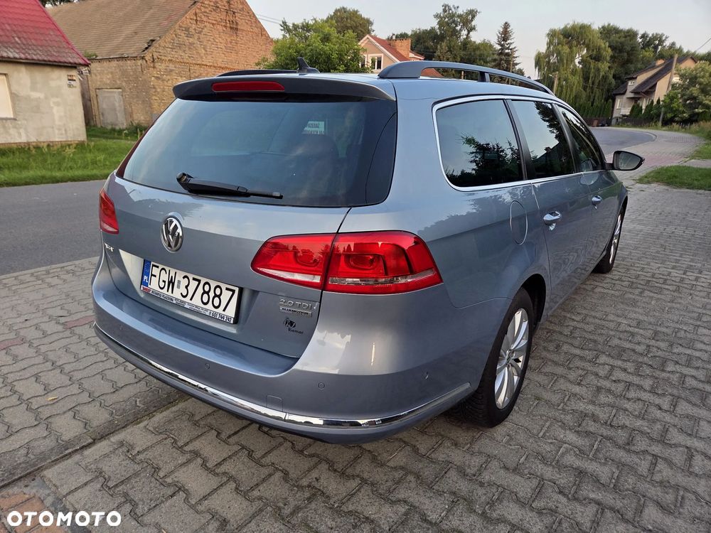 Volkswagen Passat - 4