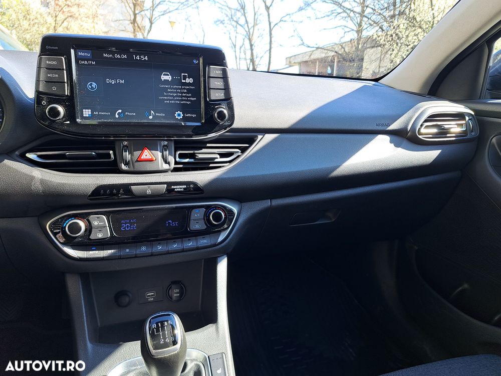 Hyundai i30 1.5 Pure - 28