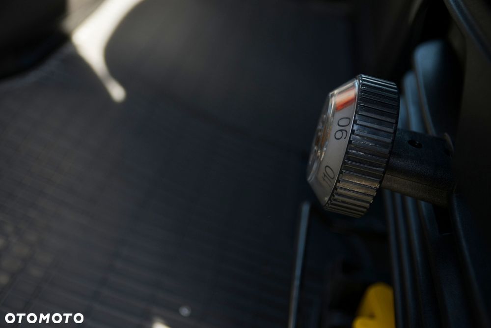 Iveco 72C17  3,0 170KM bez adblue euro 5 Zanotti Z380  6,1m 12 palet dł -20+20 ładowność 3460kg - 29