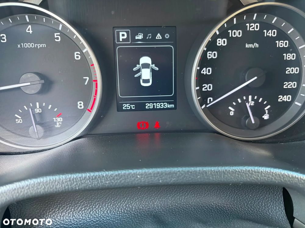 Hyundai Elantra 1.6 Comfort - 11