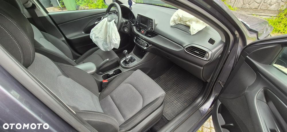 Hyundai i30 1.4 Comfort - 8