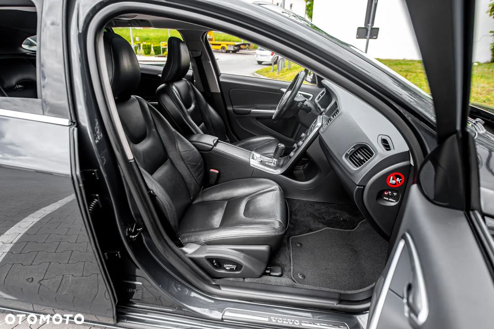 Volvo V60 D5 Geartronic Kinetic - 7