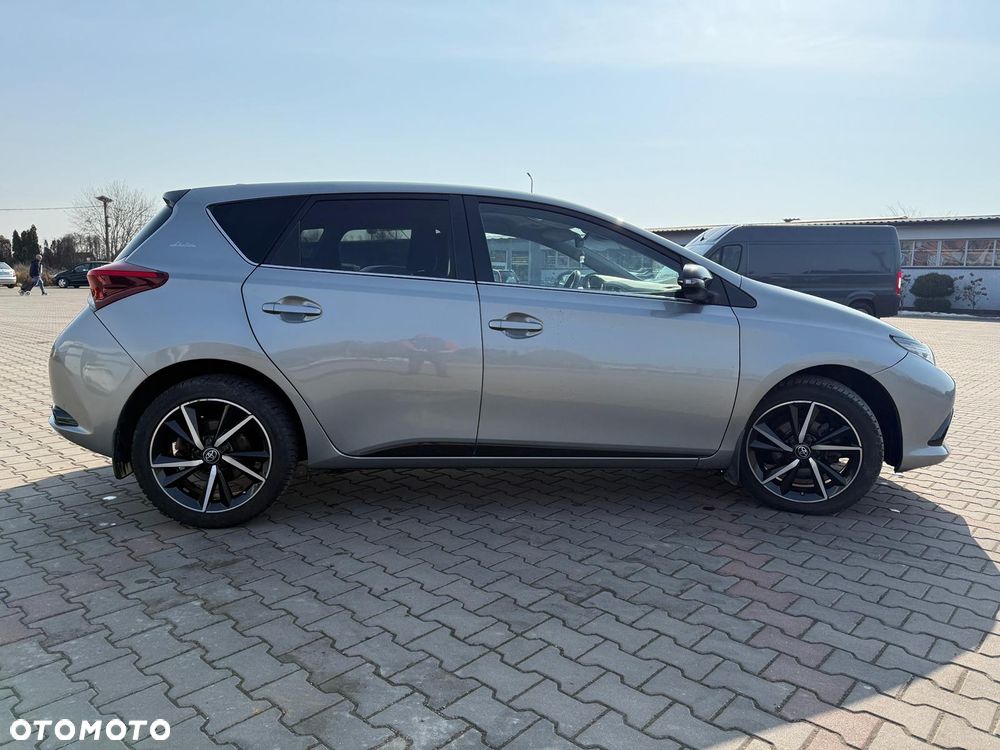 Toyota Auris 1.6 Selection - 5