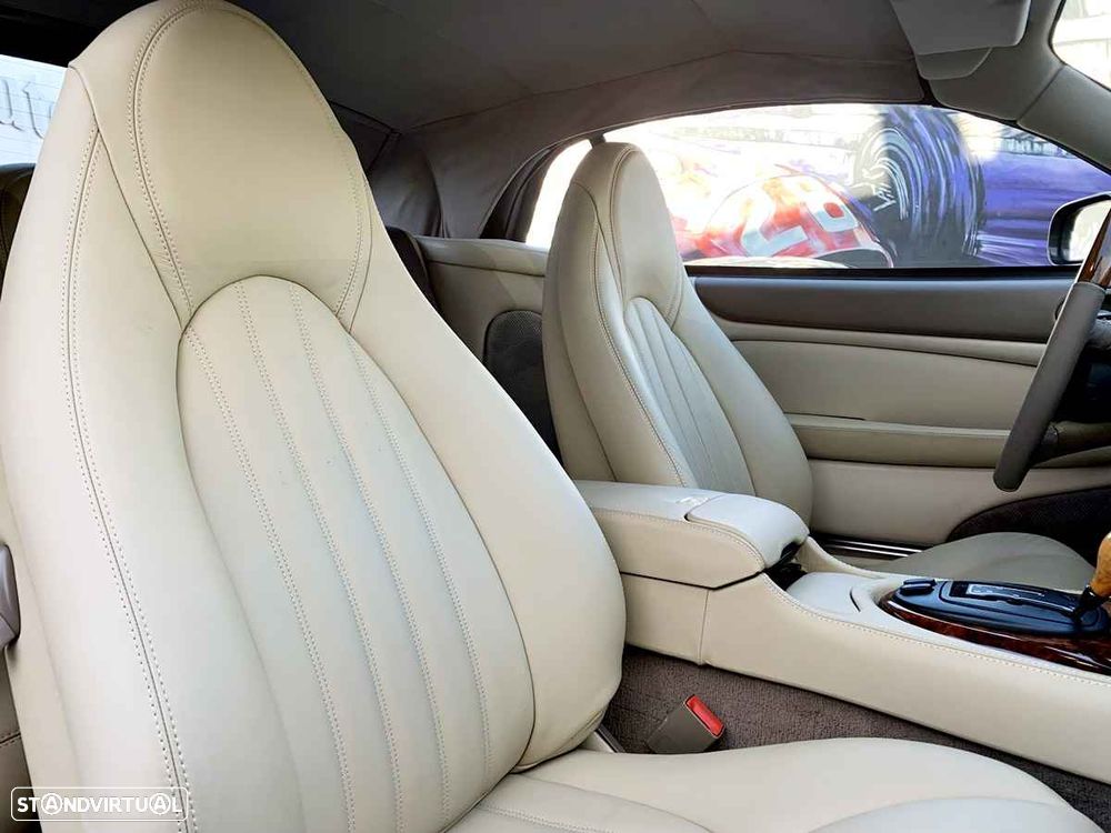 Jaguar XK XK8 4.0 Convertible Classic - 27