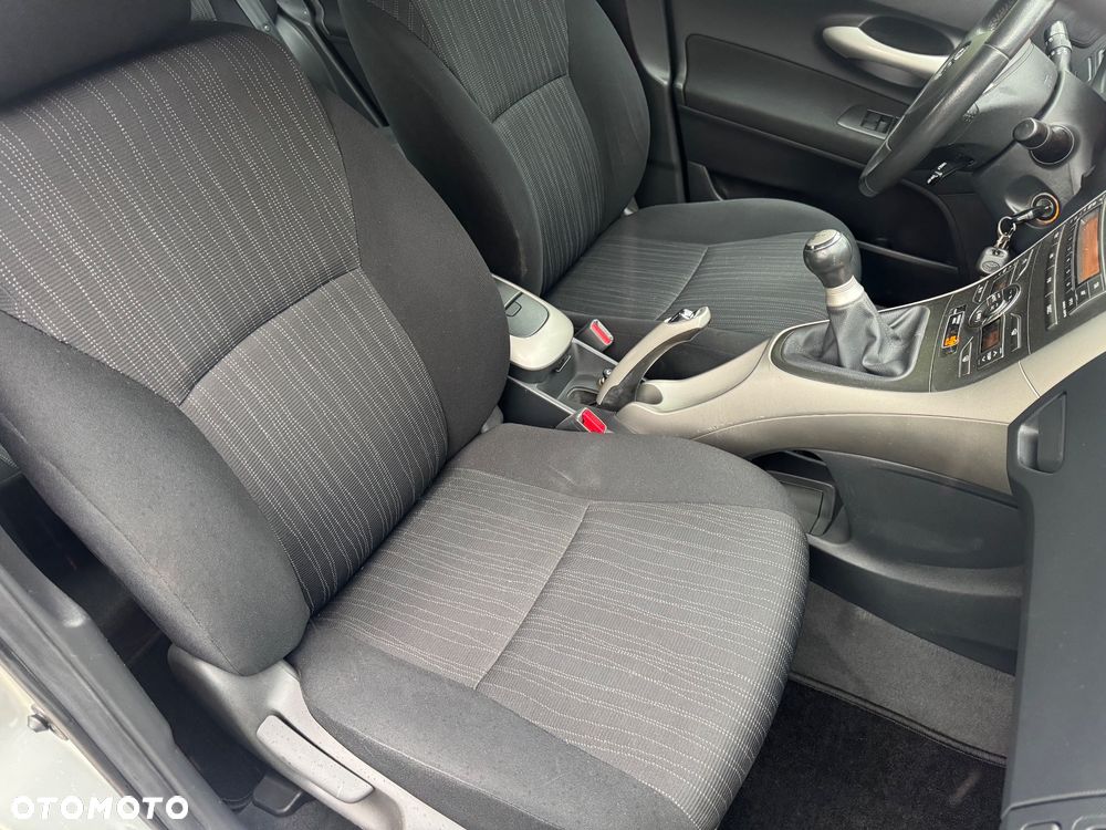 Toyota Auris 1.6 VVT-i Executive - 31