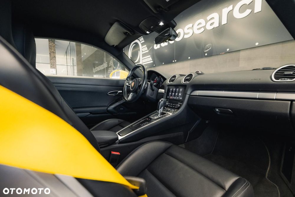 Porsche 718 Cayman - 15