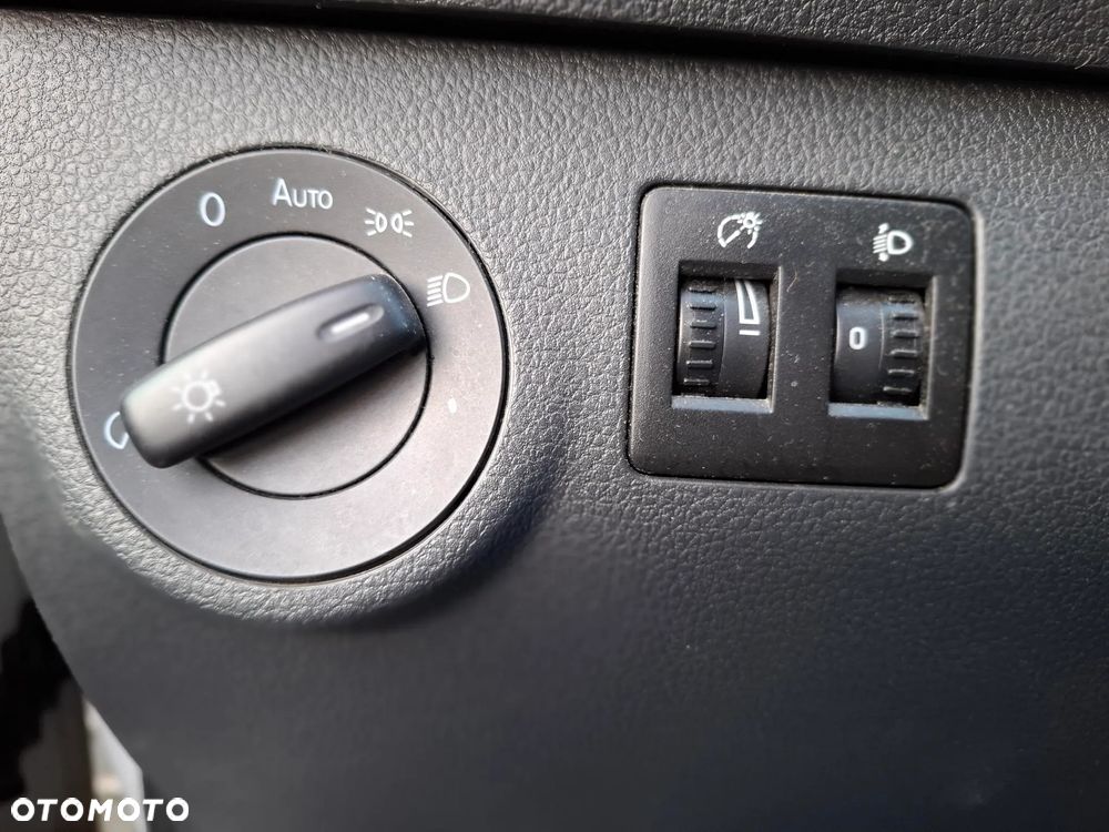 Volkswagen Caddy Maxi 2.0 TDI Trendline 4Motion DSG - 22