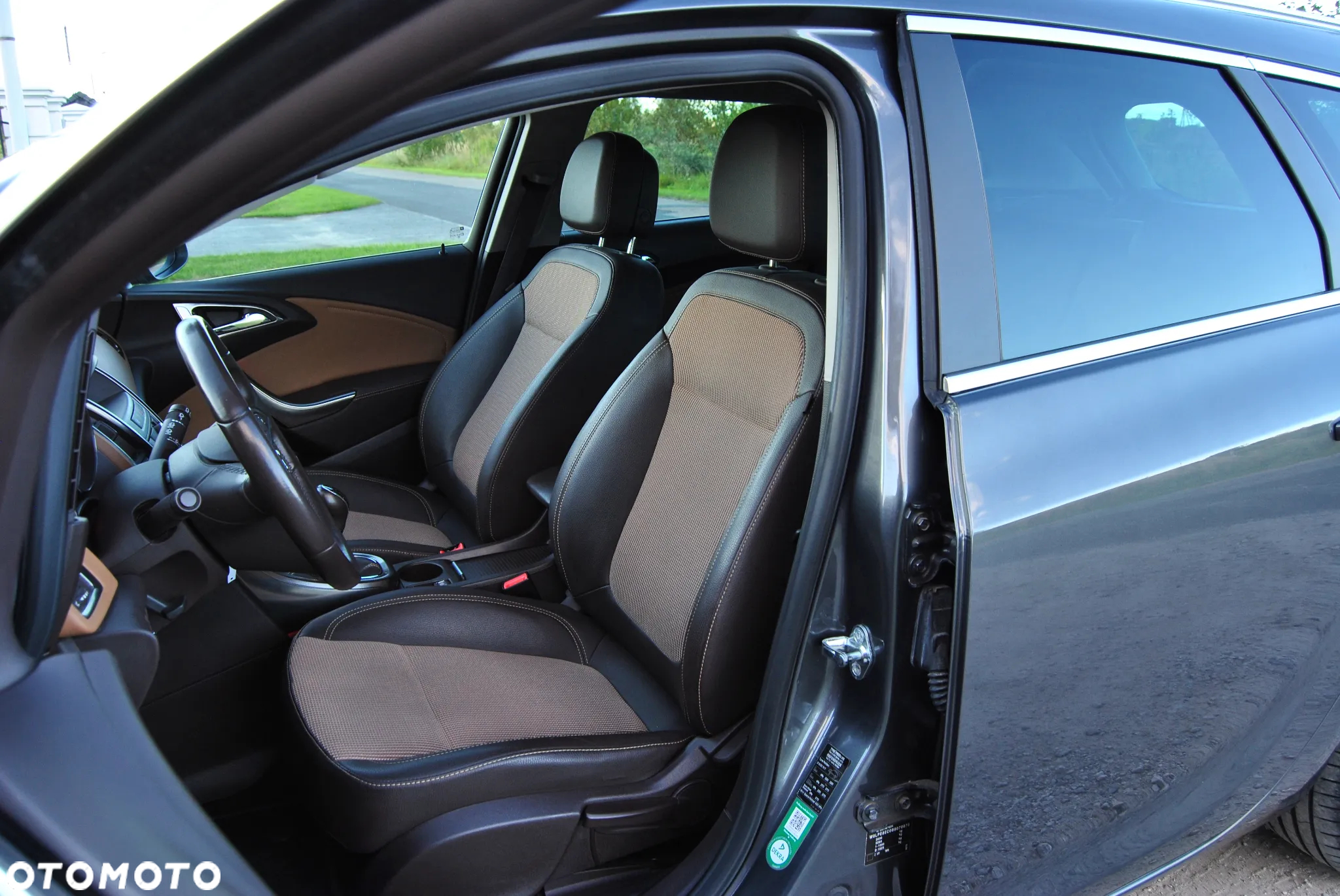 Opel Astra IV 1.4 T Cosmo - 25