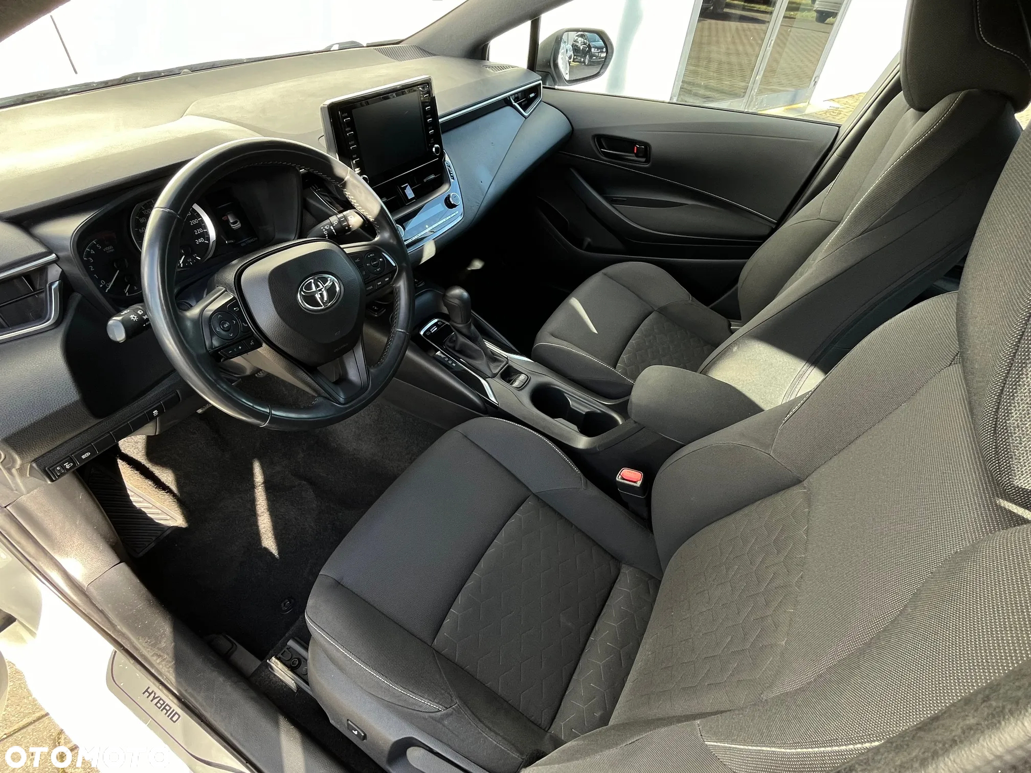 Toyota Corolla 1.8 Hybrid Comfort - 14