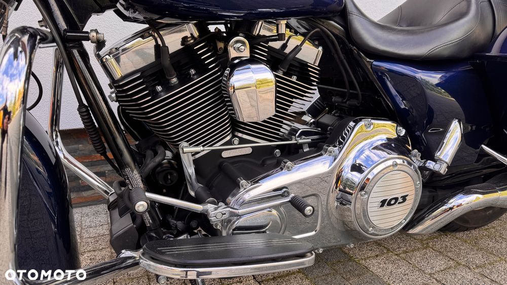 Harley-Davidson Touring Street Glide - 17