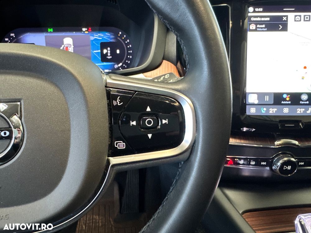 Volvo XC 60 B5 AT AWD MHEV Ultra Black Edition - 16