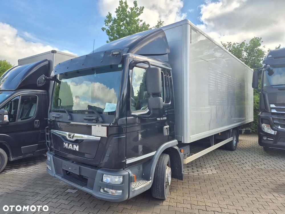 MAN TGL 12.250 3 osobowy oryginał 6.2m 7.6m HAK AUTOMAT KLIMA 12000kg ESP EURO 6 / TOP STAN / okazja nauka jazdy MOŻLIWOŚĆ DOSTOSOWANIA elka - 9