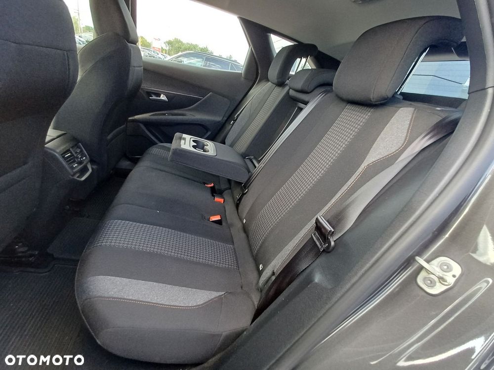Peugeot 3008 1.2 PureTech Active Pack S&S EAT8 - 31