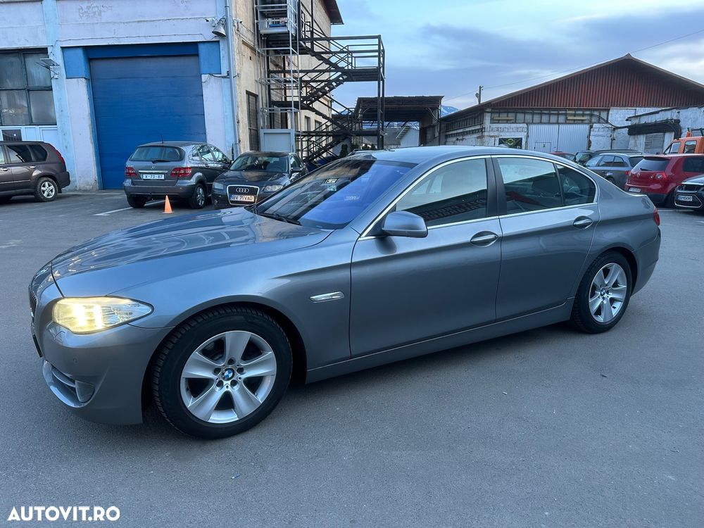 BMW Seria 5 520i Aut. Luxury Line - 1