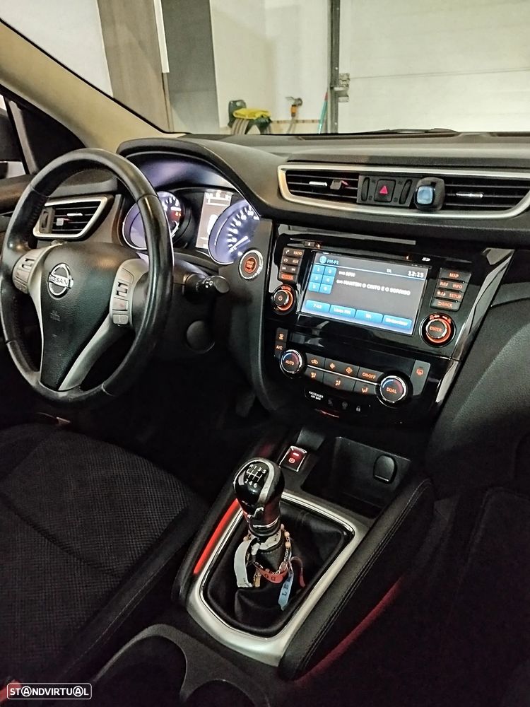 Nissan Qashqai 1.5 dCi N-Connecta 18 - 16