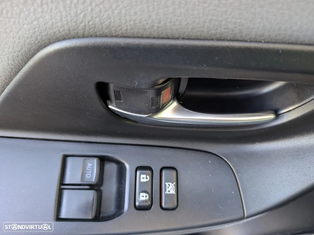 Toyota Yaris 1.0 VVT-i Exclusive - 6