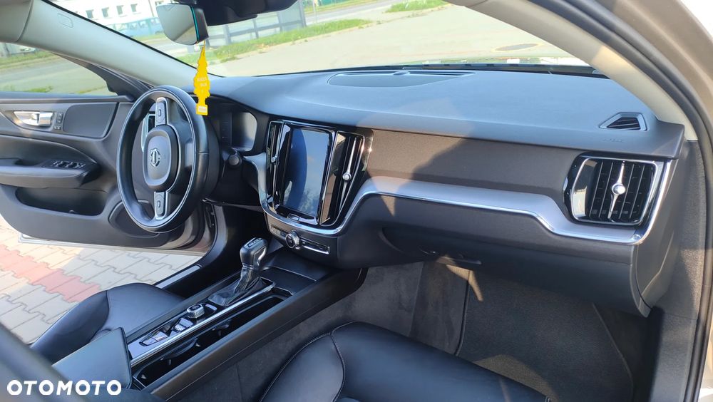 Volvo S60 T6 AWD Momentum Pro - 5