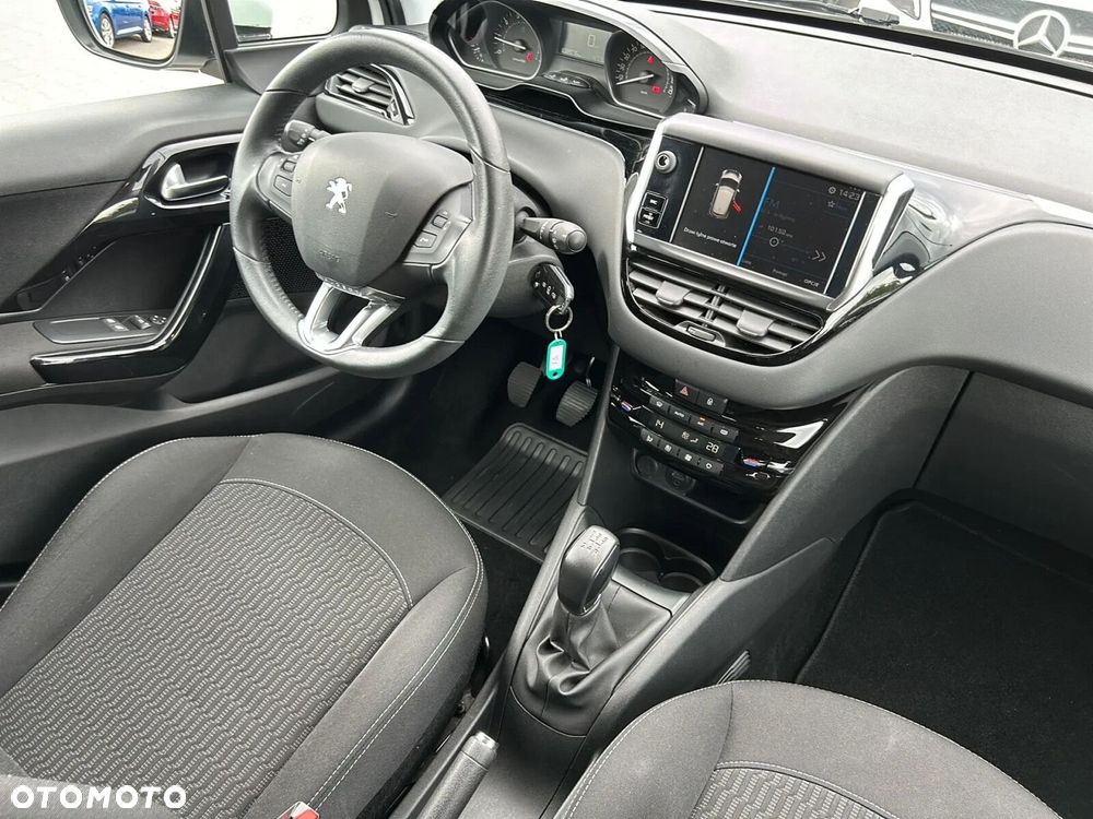 Peugeot 208 1.2 PureTech Style - 16