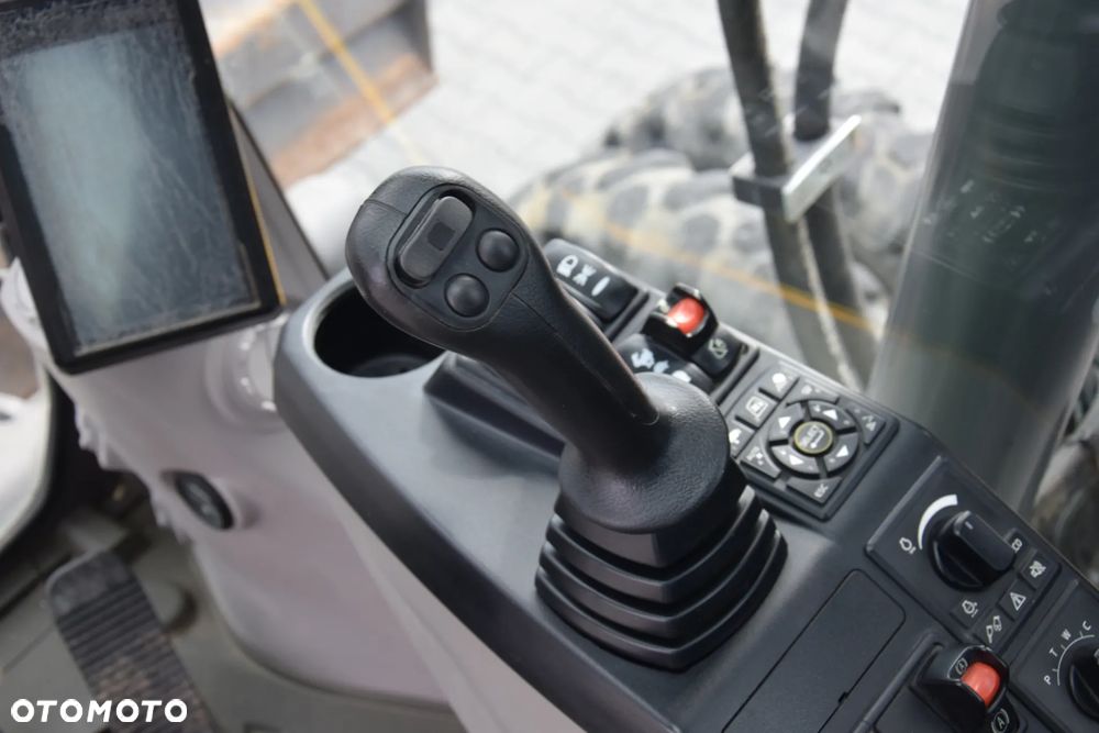 Volvo EWR150E / 6400 MTH / KOPARKA KOŁOWA / KABINA / KLIMATYTZACJA / SPYCH / STABILIZATORY / DODATKOWY OSPRZĘT / 3 ŁYŻKI / SPROWADZONA - 26