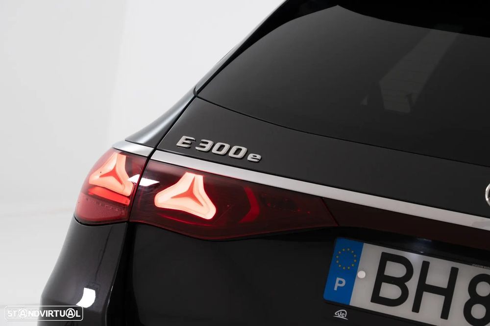 Mercedes-Benz E 300 e AMG Line - 11