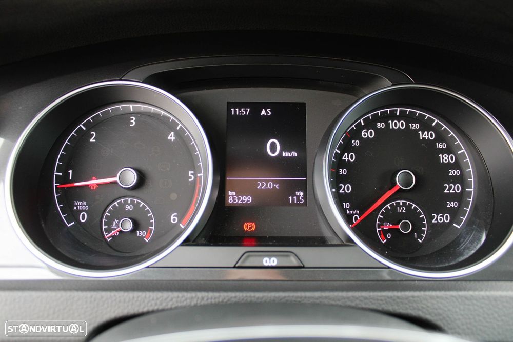 VW Golf 1.6 TDI Confortline - 27