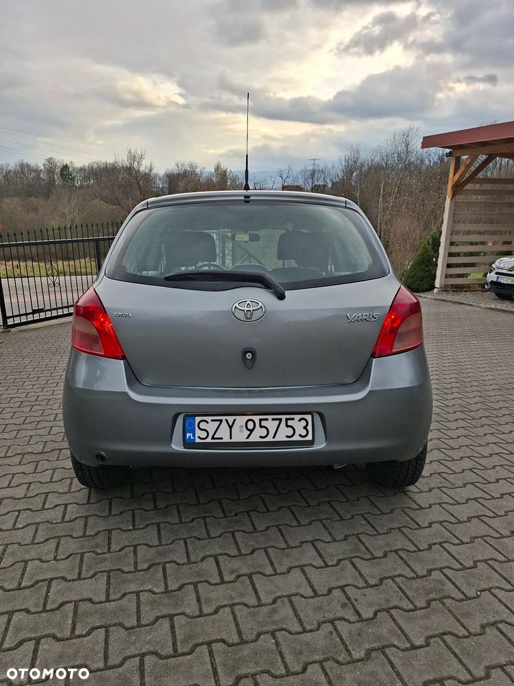 Toyota Yaris - 5