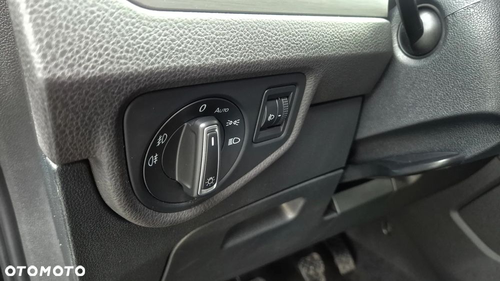 Volkswagen Touran 1.6 TDI SCR BlueMotion Technology Comfortline - 23