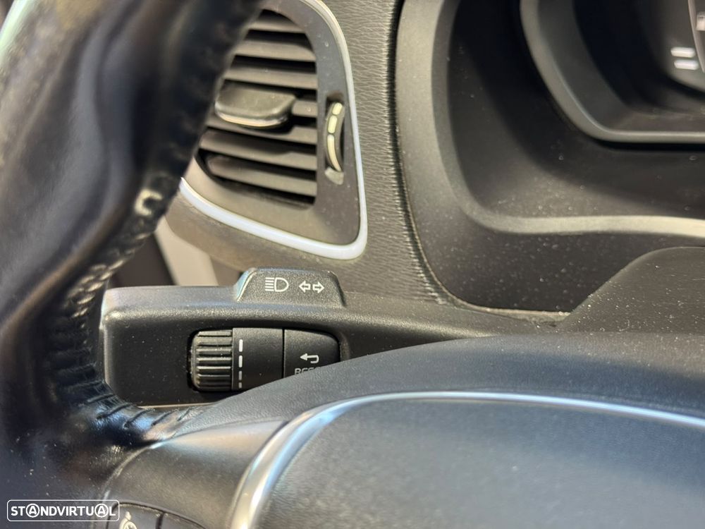Volvo V40 1.6 D2 Eco Momentum - 23