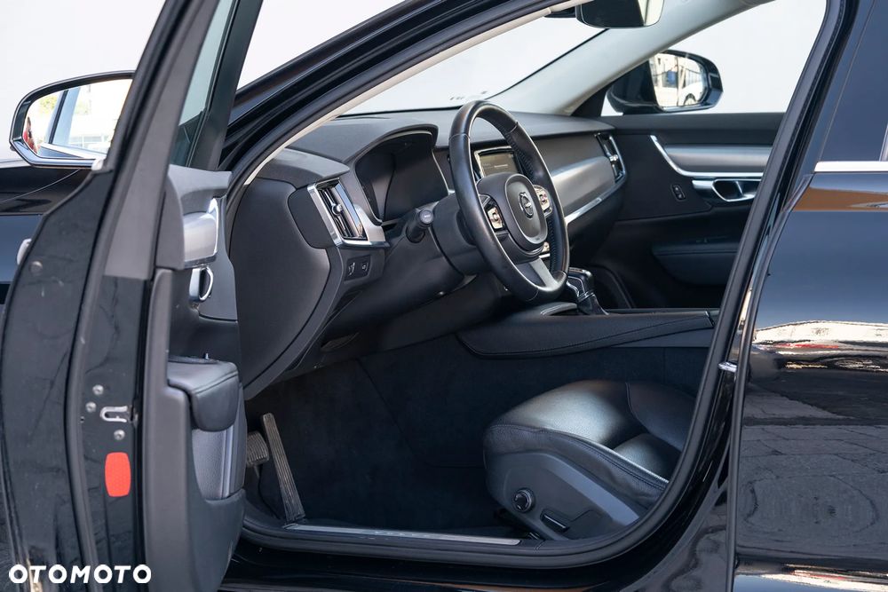 Volvo V90 D4 Momentum - 9