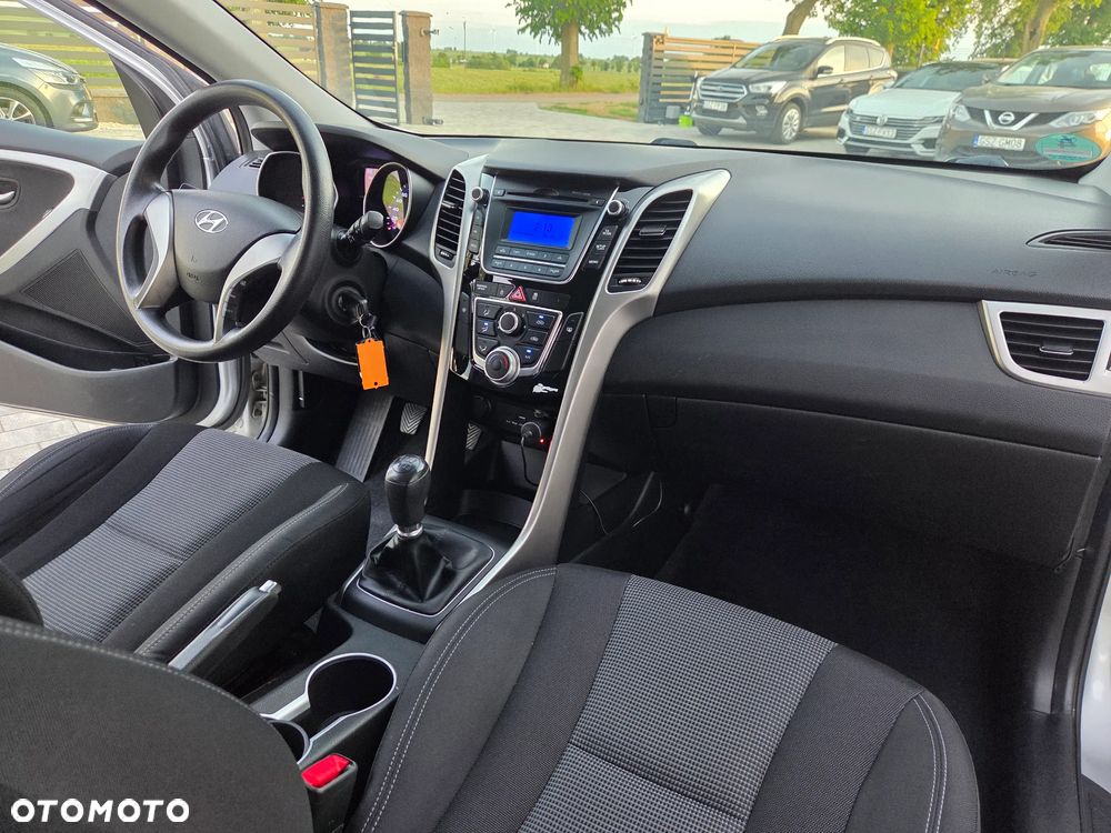 Hyundai i30 blue 1.6 CRDi Trend - 18