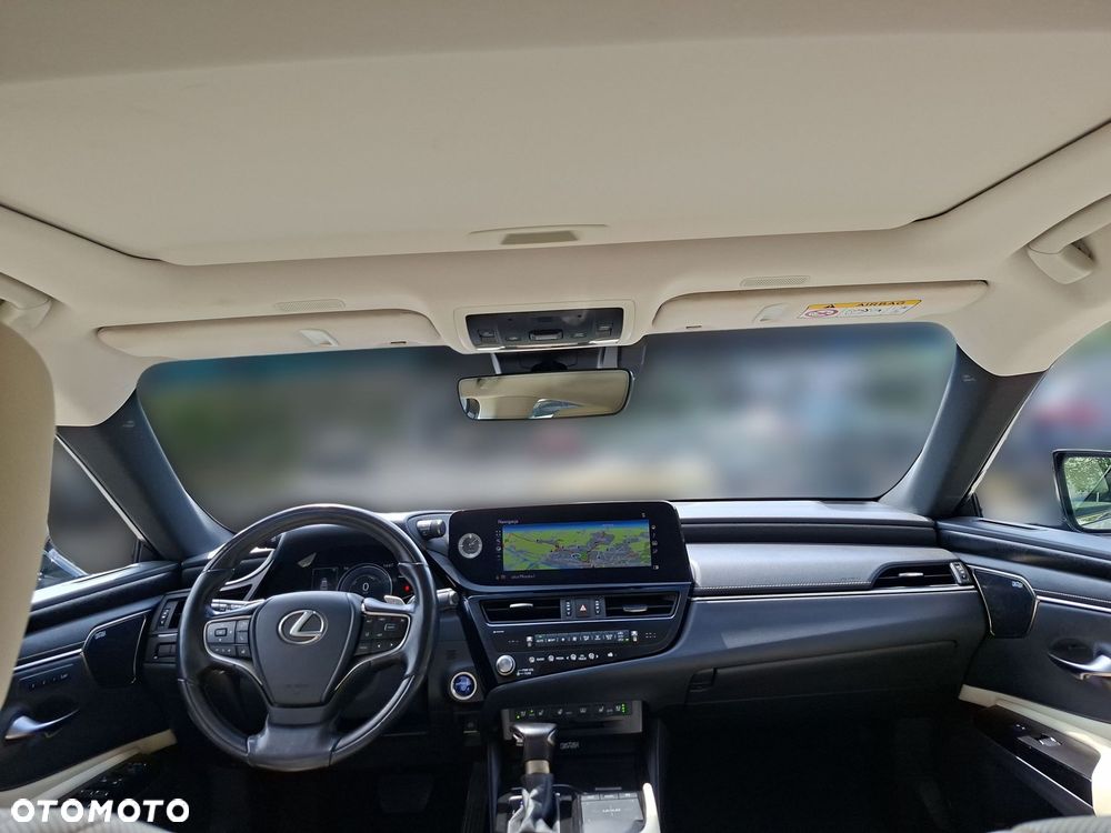 Lexus ES 300h Prestige - 24