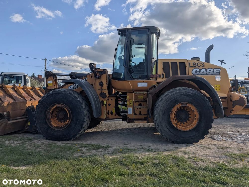 Case 821F - 3