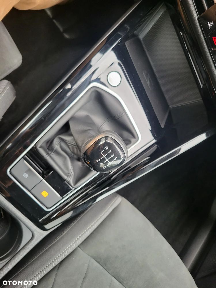 Volkswagen Golf 1.5 TSI EVO Style - 16