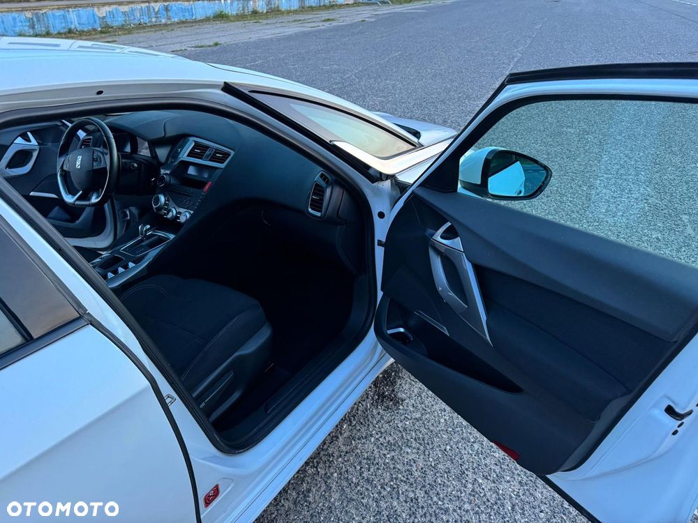 Citroën DS5 e-HDi 115 EGS6 Chic - 18