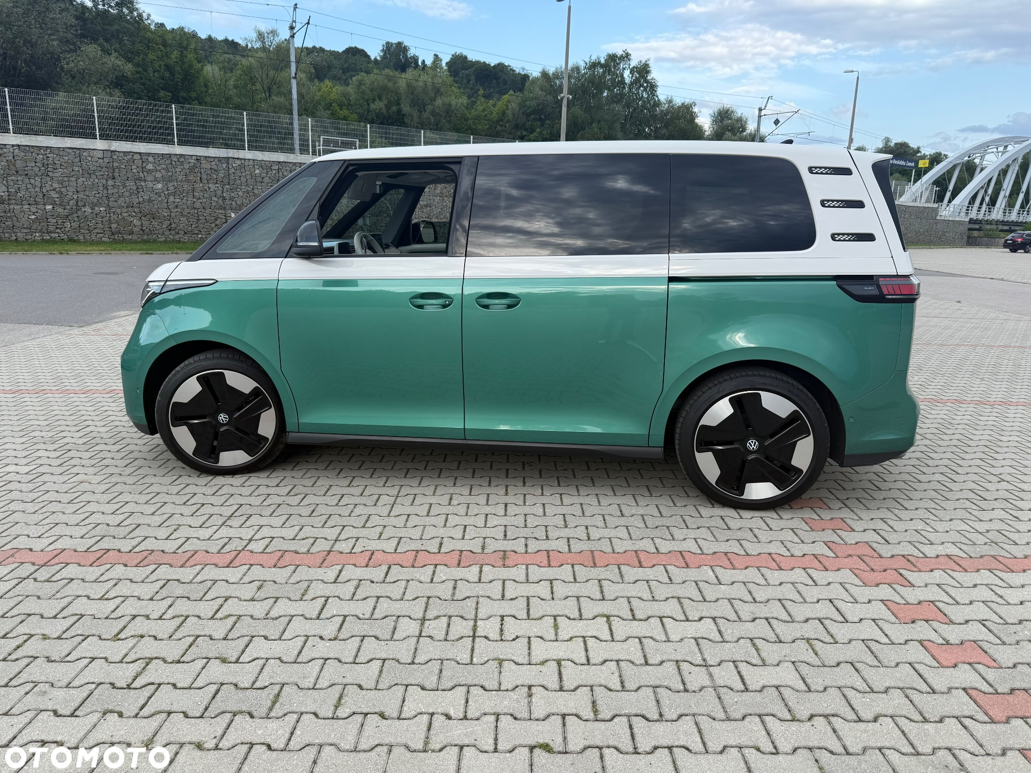 Volkswagen ID. Buzz 82kWh Pro - 2