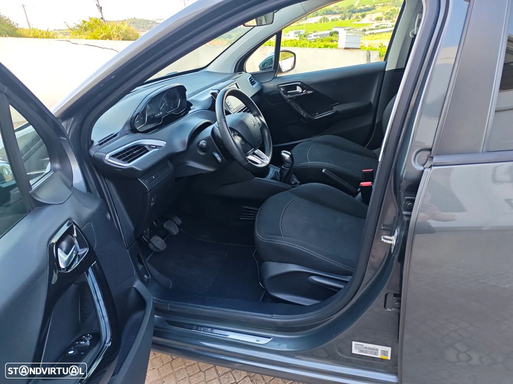 Peugeot 208 PureTech 82 Style - 19